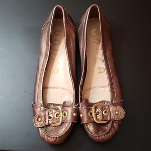Unisa Bronze flats